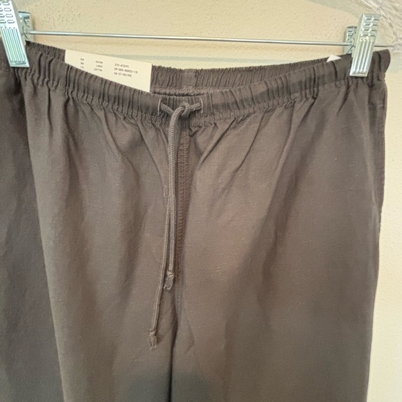 NWT Uniqlo Women's Black Relaxed Joggers - Picture 3 of 6